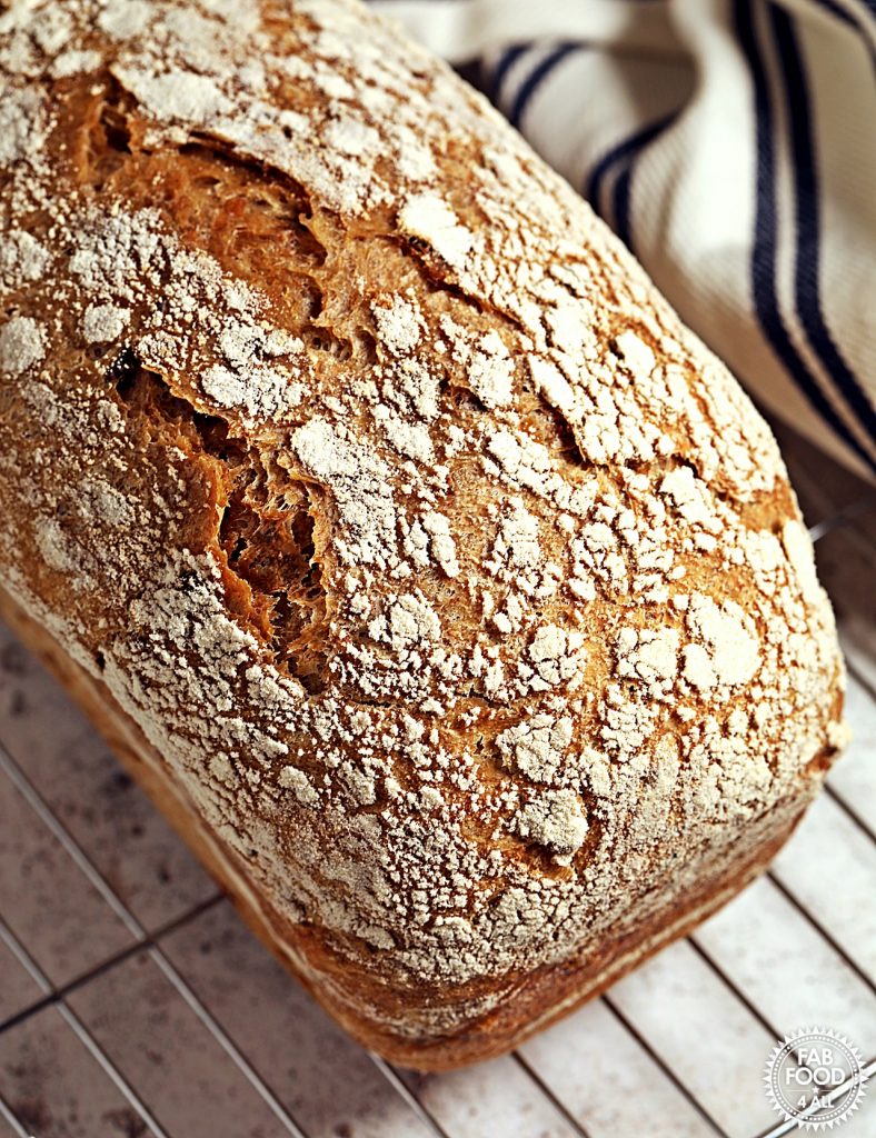 Craving some homemade bread? Try this Easy Slow Cooker Sourdough Sandwich Bread recipe! fabfood4all.co.uk/easy-slow-cook… #sourdoughbread #sourdough #sourdoughmaking #slowcooker