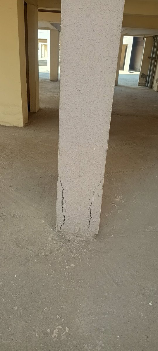KoyalEnclave's tweet photo. @dm_ghaziabad @gdagzb @CommissionerMe3 @myyogiadityanth @BJP4India @atul_vats3 @UPGovt @ChiefSecyUP Koyal enclave K-11 @gdagzb 
द्वारा निर्मित छज्जे गिर रहे हैं, पिलर में दरार आ गई है, चारदीवारी की रेलिंग जंग खा रही है, निवासी डरे हुए हैं अधिकारी भ्रष्टाचार में मस्त हैं 
@atul_vats3 @UPGovt @sunilsharma_bjp @ChiefSecyUP @CommissionerMe3 @AmarUjalaNews https://t.co/xlooANBzLG