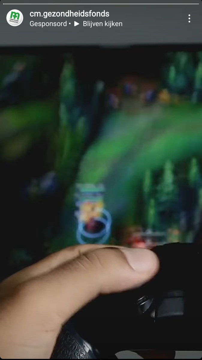 Leoleav_'s tweet photo. Kan iemand zo vrij zijn om de CM te laten weten dat League of Legends niet met een controller gespeeld wordt? https://t.co/l9Kjsv2wOy