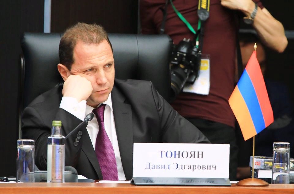🇦🇲 Ex-Armenian #Defence Minister David Tonoyan to remain in #prison The court again rejected the #defence's motion to change the preventive measure. Tonoyan, together with several high-ranking #military officers, is accused of purchasing unusable missiles and embezzling $4.6…