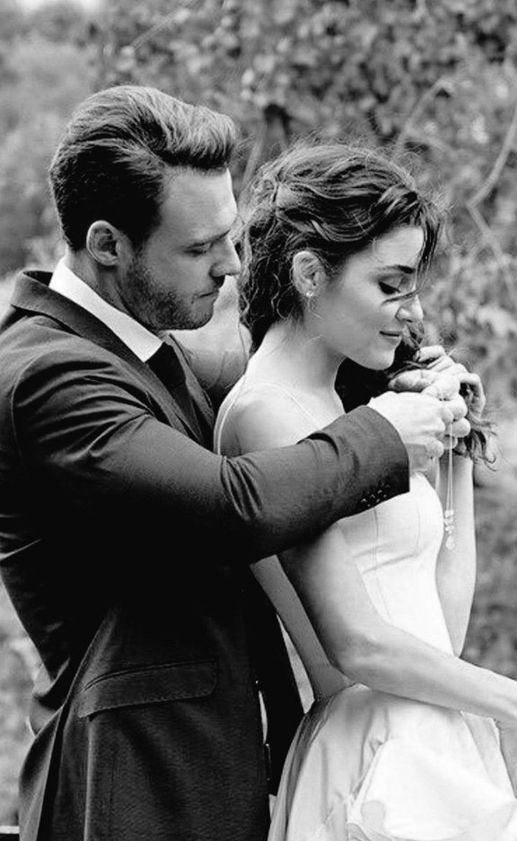 TheLastKnight__'s tweet photo. Aunque esté lejos de ti,
siempre te llevo en mí corazón.
Porque mi suerte es tenerte,
y el poder amarte es mi razón.
Porque haces que te quiera más
de lo que ya te quiero.
Y si mi vida contigo es bendición,
es mi amor quien sin condición,
vive y vivirá en ti...Siempre en ti. https://t.co/QlHBSWr2rl