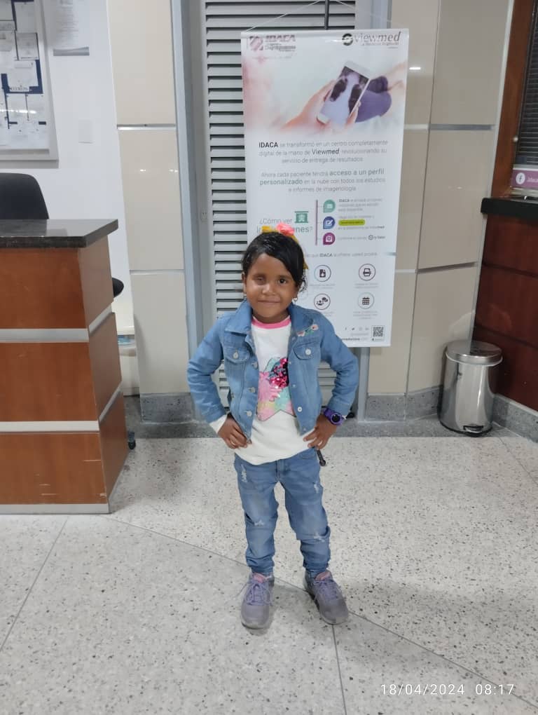 María Cristina llegó tempranito para que le realicen la resonancia magnética que necesita, gracias a @IDACA_VENEZUELA por el apoyo a los niños del Oncológico, y a quienes apoyaron con el pago de la sedación. Seguimos💪🎗️, siempre hay niños en espera de apoyo, más información por…