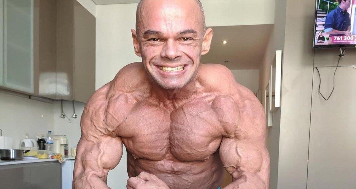 Bodybuilder Marco Luis, known as 'Monster,' has passed away at 46. GI sends condolences to family and friends during this time. generationiron.com/bodybuilder-ma…