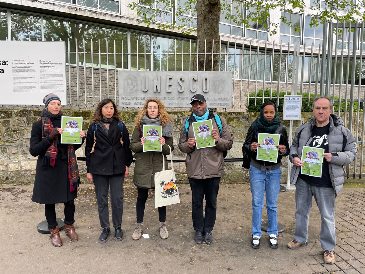 Today @survivalfr took a stand at @UNESCO, delivering a letter from the Indigenous Karen people & protesting. The Karen's home was designated a UNESCO World Heritage Site despite human rights violations happening there.
New report: svlint.org/unescoreport
#DecolonizeUNESCO