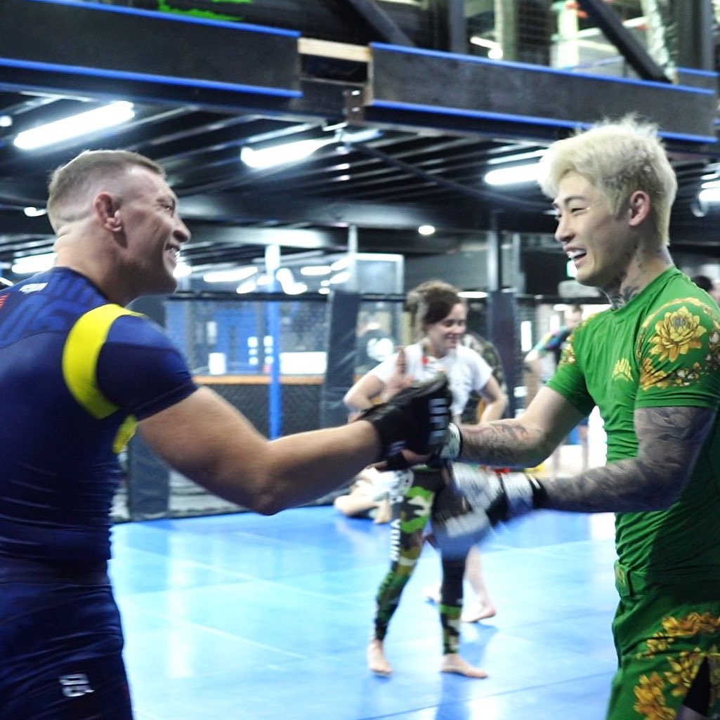 最新MMAファイター📸 コナー・マクレガー×平本蓮 写真:@renhiramotoXX