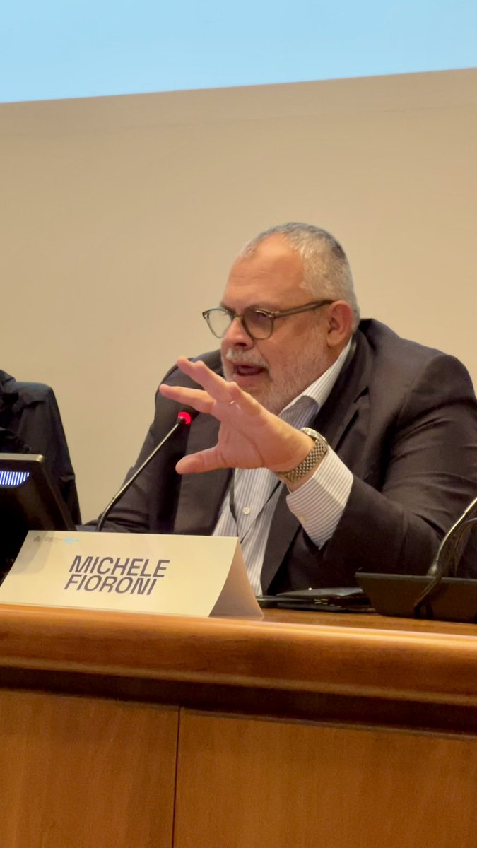 <a href="/MicheleFioroni/">Michele Fioroni</a>, Coordinatore della Commissione Innovazione Tecnologica e Digitalizzazione della Conferenza Stato Regioni, interviene sul tema del digitale in piccoli e grandi centri, differenze e criticità dei singoli casi. #DSD24 #SostenibilitàDigitale