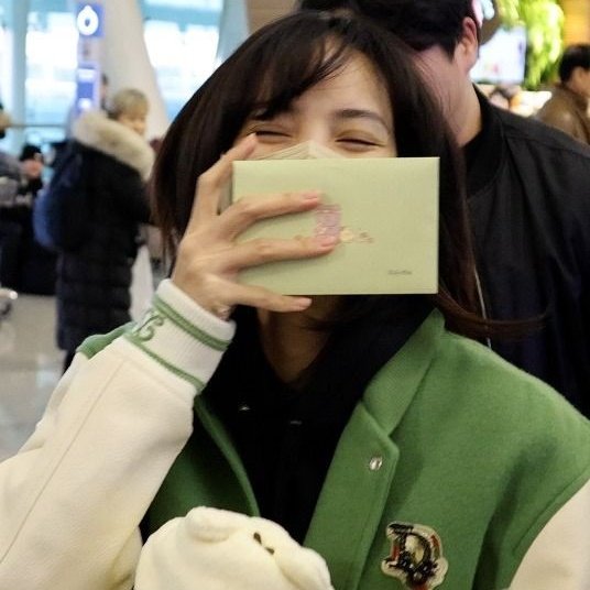 random lisa pics tweet media