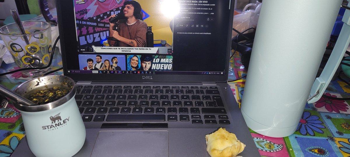 ShabryWy's tweet photo. #NadieDiceNada 
Desayunando con la mejor compañía 
🎉 Feliz por qué empecé con mi nuevo emprendimiento🎉 https://t.co/pGtkxEscZp