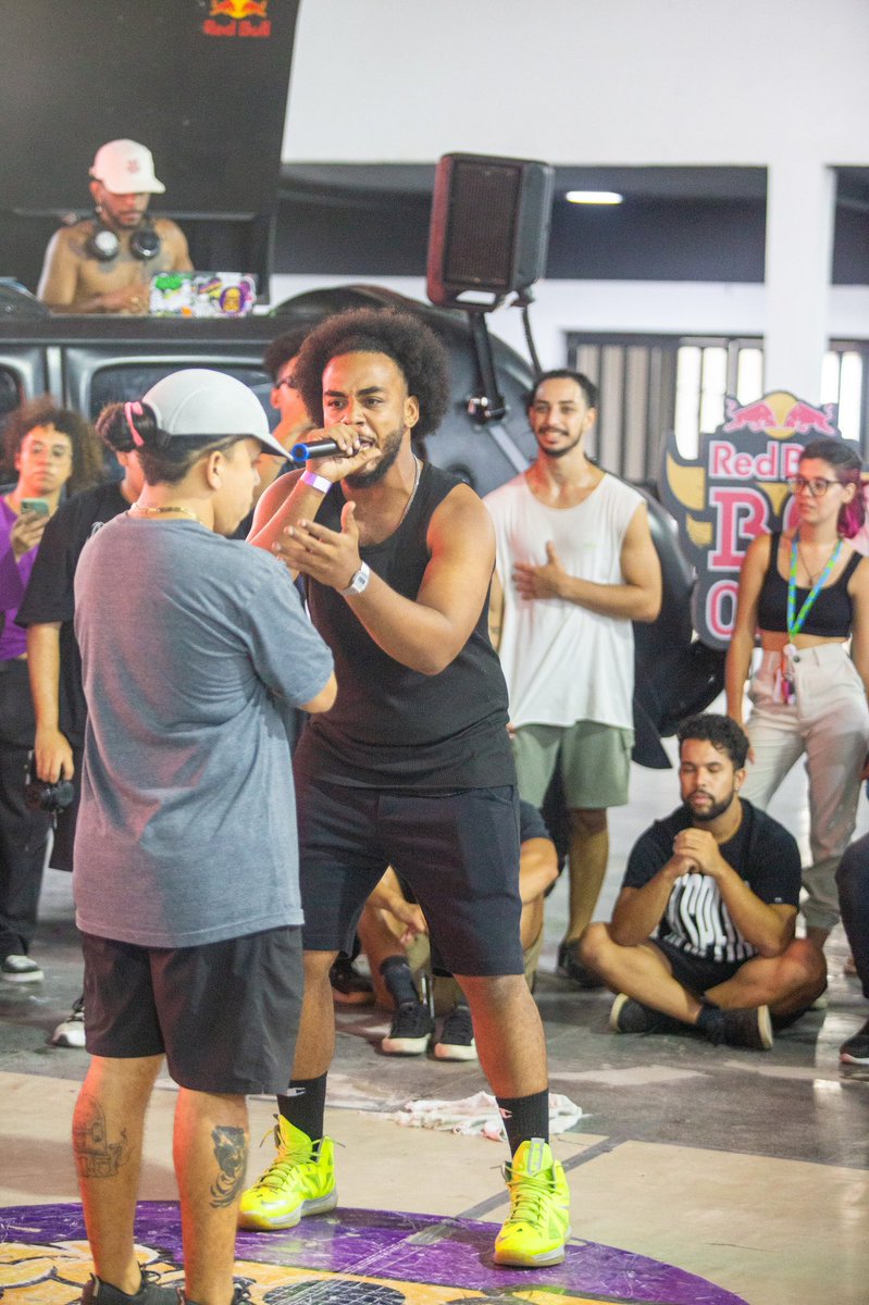jotadavia's tweet photo. Do nosso lado certo a gente vence mesmo quando perde, e quando vence, vence duas vezes ✊🏾🎤
#BOOMBATLERJ #RAPRJ #RAPBR https://t.co/3gViLRUszQ