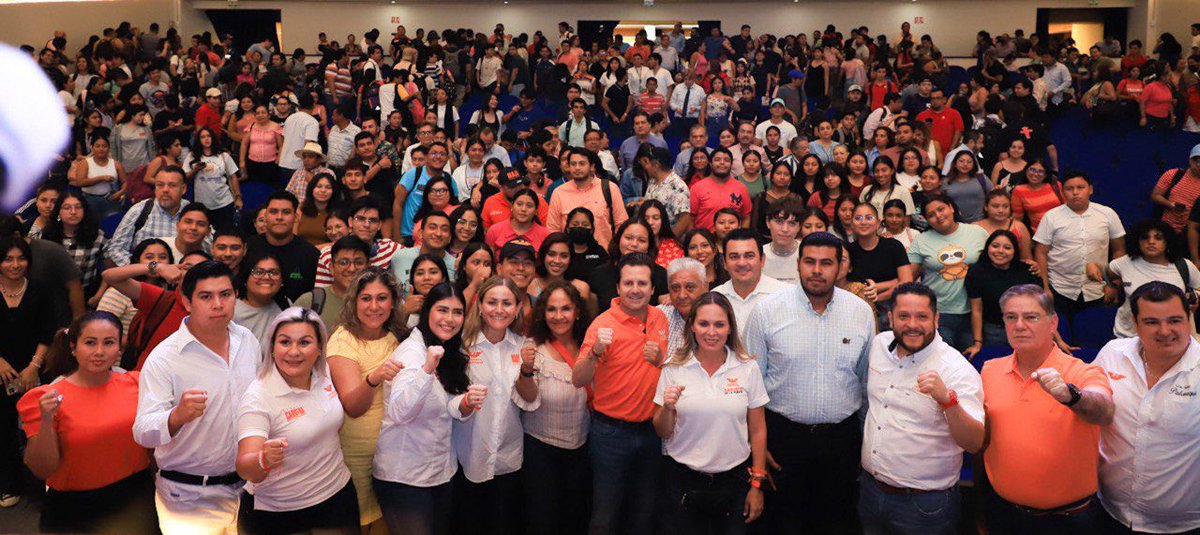 El día de ayer participe en el Foro de presentación de propuestas organizado por la Universidad Juárez Autónoma de Tabasco (mi alma mater de la cual soy egresado en la Licenciatura en Derecho) para que los candidatos de cada partido podamos expresar nuestras propuestas a la