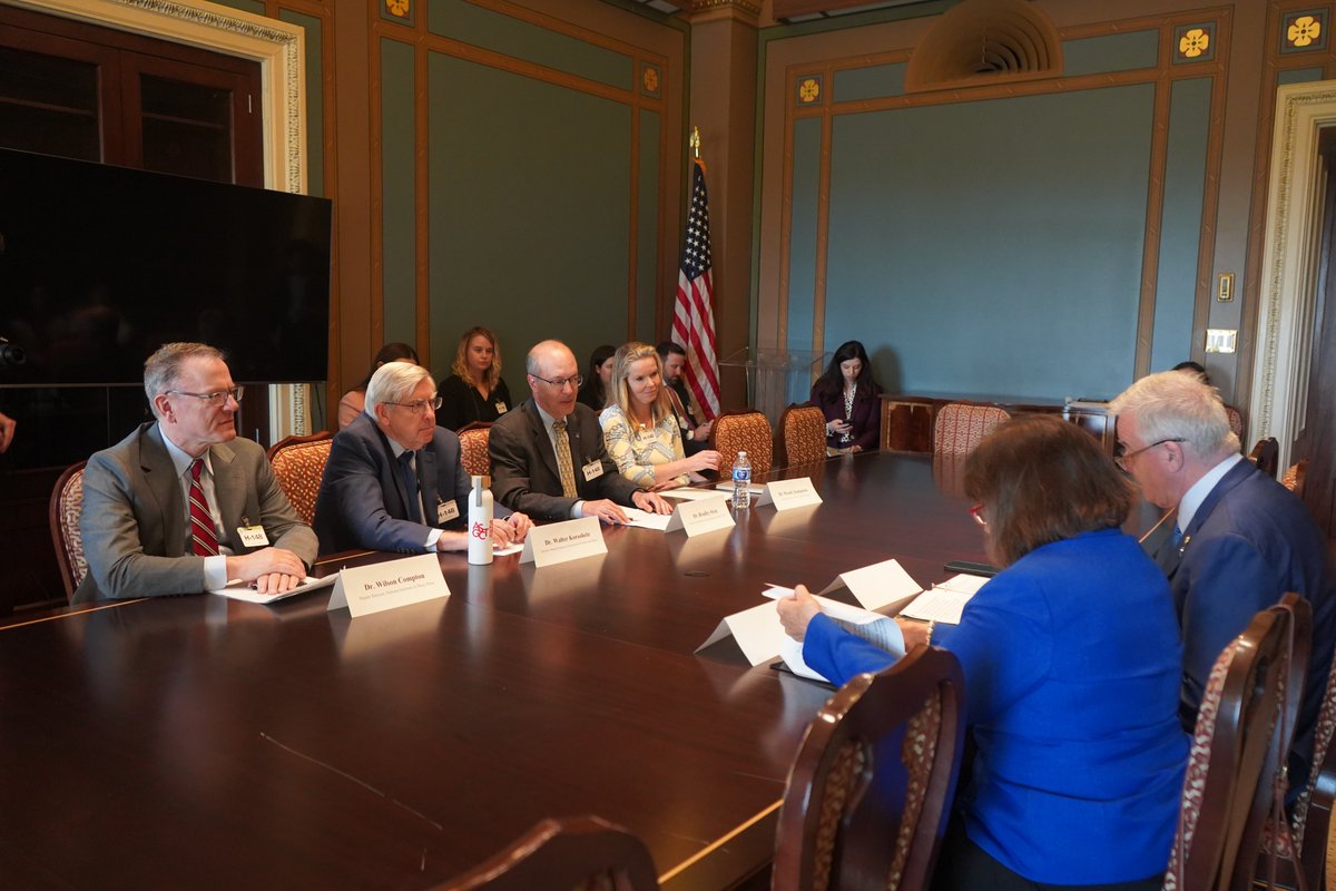 Pain management lies at the heart of our substance use epidemic. We've got to figure out a way to effectively manage pain while preventing the overprescribing of opioids. During our roundtable yesterday, the @bmhsudtf sat down with experts to learn how to address this crisis.