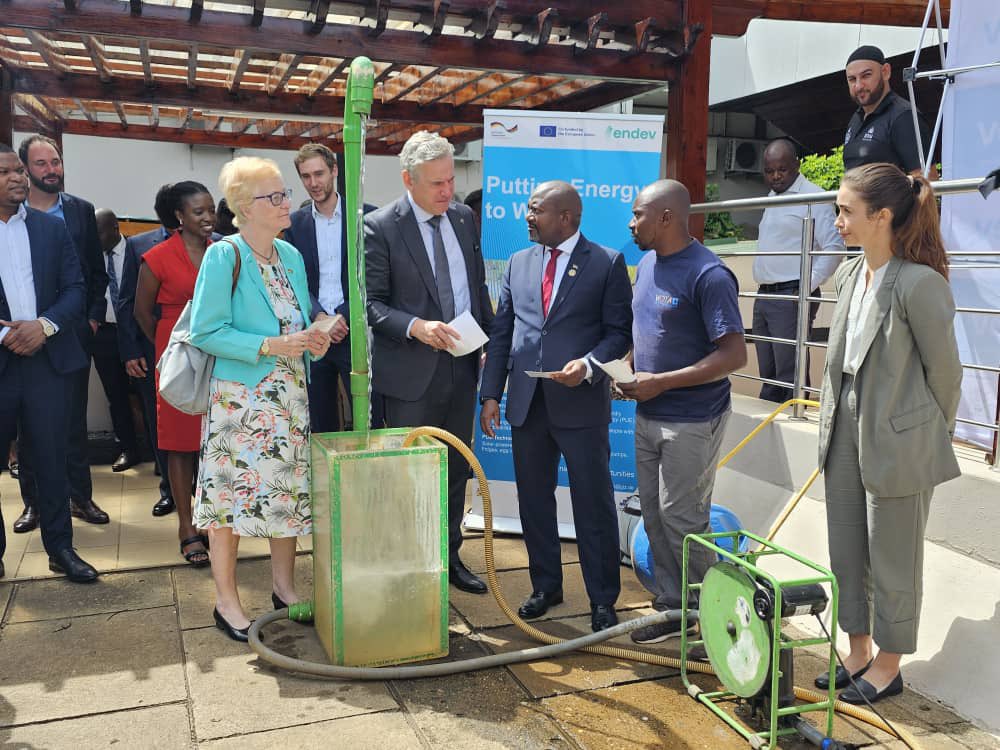 phopfenw's tweet photo. Excited to launch the 'Putting Energy to Work' component under #EnergisingDevelopment MW with @UNCDFenergy with funding from @BMZ_Bund &amp; @EUinMalawi with Amb. Ute König, Amb. @RSkinnebachEU &amp; guest of honor Minister of Energy Ibrahim Matola MP.
@reiama4_org, @malatamathews https://t.co/bw1x9EQRjo