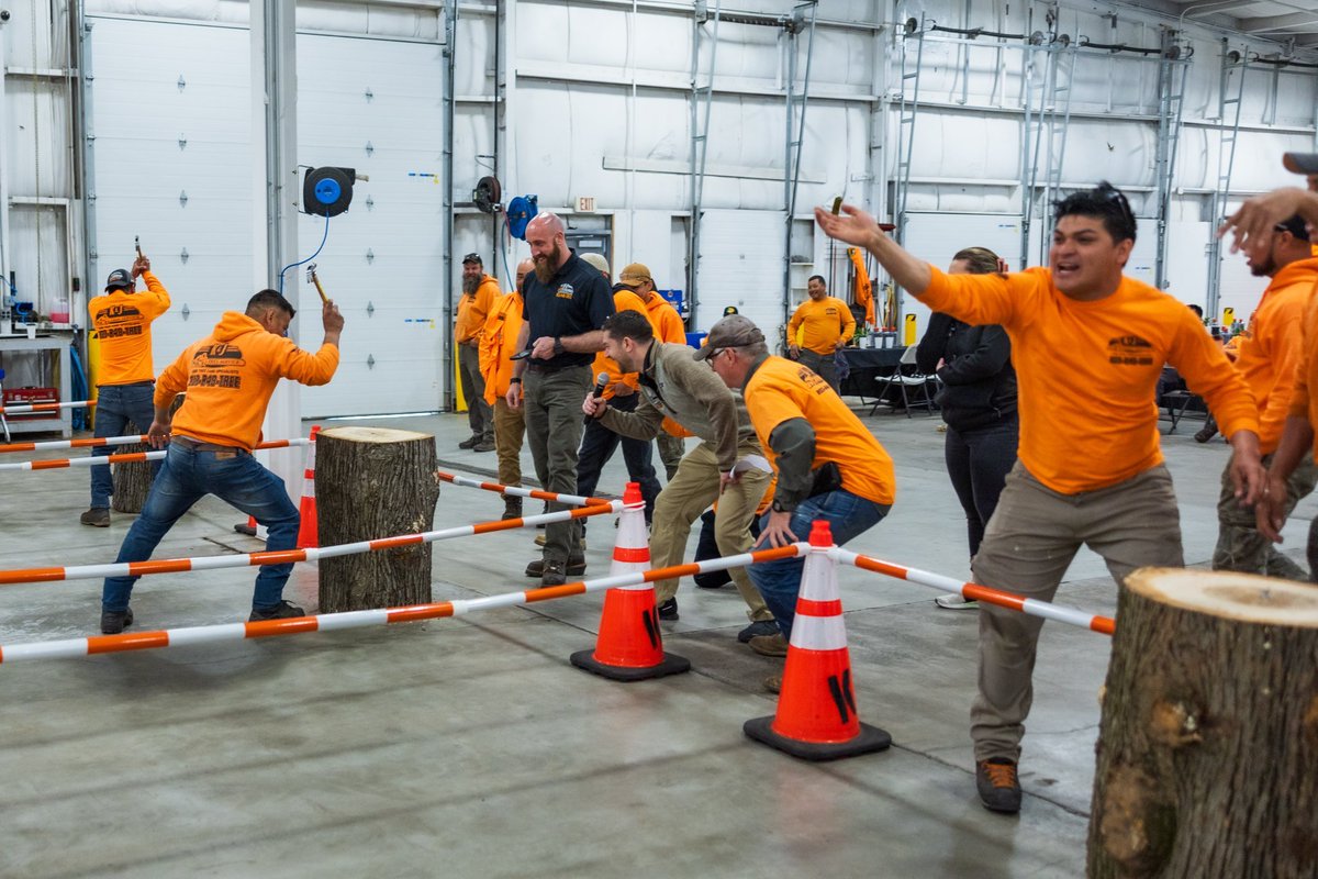 KJTreeService's tweet photo. K&amp;J hit the nail on the head with this quarterly party 🥳 😉
-
-
-
#quarterlyparty #treedoctor #rigging  #fairfieldcounty #newhavencounty #arborist #arbosistsofinstagram  #familyfirst #treesrock #dormant #safetyfirst https://t.co/EXQxwvCqc4