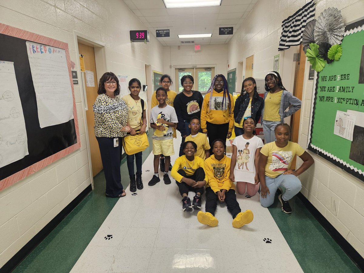 stacyrsalter's tweet photo. We are wearing yellow 💛 ✨️ today to bring awareness to Autism, learning disabilities and hearing impairments. #ECweek_HCS @HenryCountyBOE @HFE_HCS https://t.co/qrGUx7qLYB