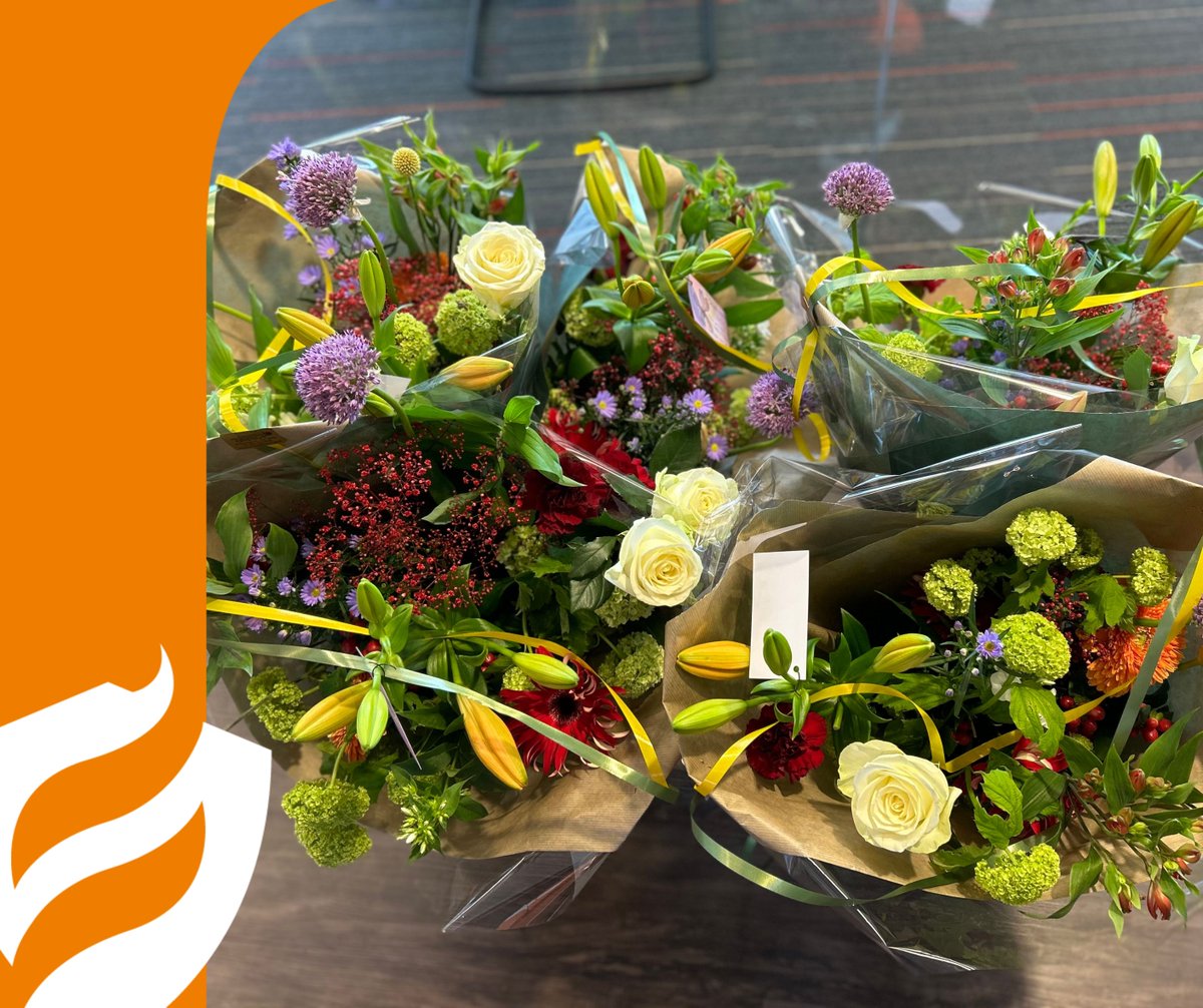 Het is vandaag Nationale Secretaressedag! Daarom zetten wij onze secretaresses vandaag in het zonnetje en ontvangen zij een mooie bos bloemen. Secretaresses: bedankt!