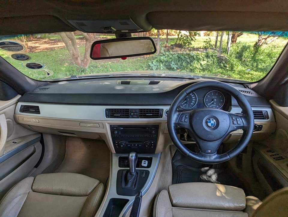 JalopyMotors's tweet photo. K65,000 Negotiable

2005 BMW 323i
2.5cc #N52 Engine
200,000Kms
Shiftable Automatic + Cruise Control 
#SA Spec
Leather Seats
#Sunroof
Need: New Battery, Steering Rack
Location: Makeni Bonaventure, LUSAKA
K65,000 Negotiable
Call/WhatsApp ~ 0965465890
#zedtwitter https://t.co/ncJHnSHoMc
