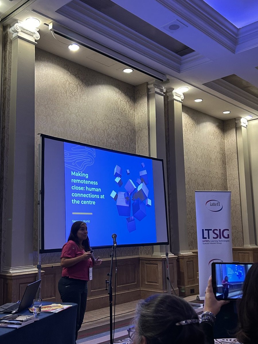 At the <a href="/iatefl_ltsig/">IATEFL LTSIG</a> Showcase now. <a href="/serranamuniz/">Serrana Muniz</a> talking about human connections in the field. #iatefl2024