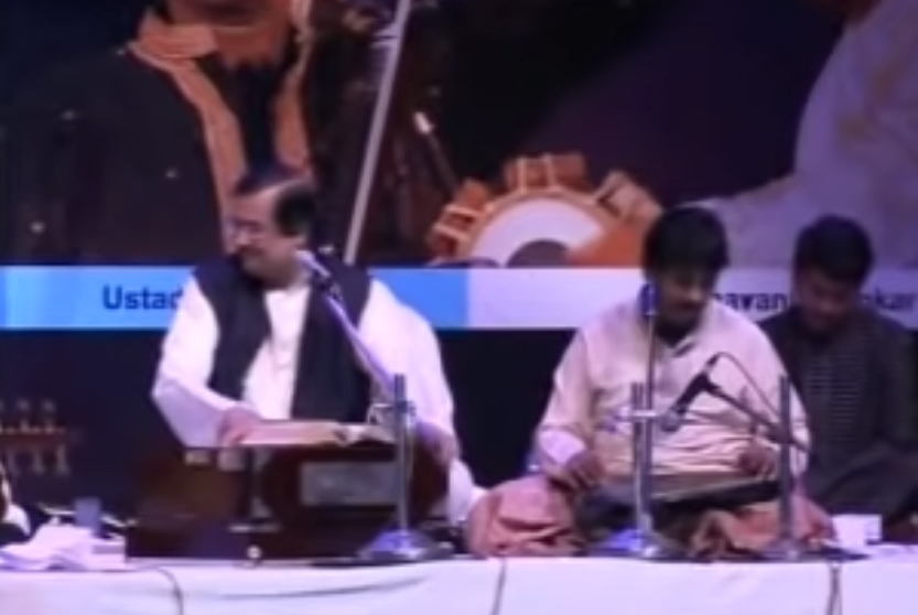 #BandishoftheDay
Raag Bihag by Maestros on the Sesquicentenary Birth Anniversary of Rabindranath. 

Ajoy Chakraborty (Vocal), Rashid Khan (Vocal), Tejendra Narayan Majumdar (Sarod), Anindo Chatterjee (Tabla) and Pt. Bhawani Shankar (Pakhawaj) together perform a Rabindra Brahmo