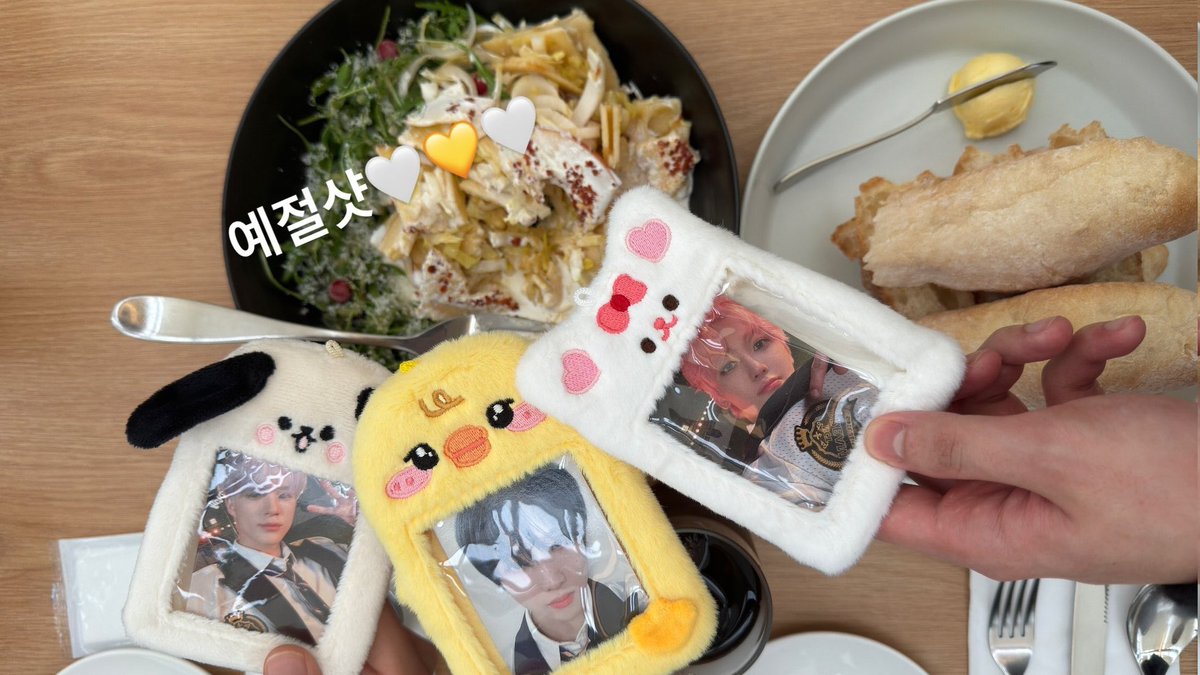 augustIune's tweet photo. - 7llin enthusiast 
- poca date
- ticketing
- watching old contents together

i love stanning 7dream because they’re just like us <3 https://t.co/4kRmUgUUIO