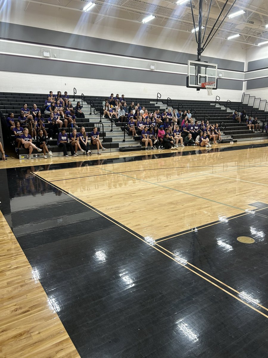 RushingRaptors's tweet photo. Check out our Raptors dropping some gems on their peers for #CharacterCurriculum #AllAlways #RaptorProud #ProsperProud @PISD_Athletics @ProsperRushing https://t.co/IRQjputFGv
