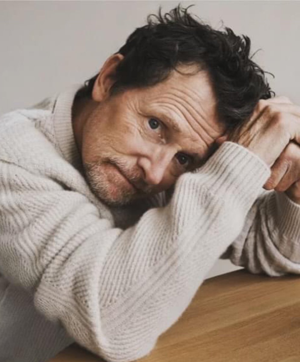 CalltoActivism's tweet image. Wow. Ryan Reynolds wrote this beautiful tribute to his friend Michael J. Fox and now I’m crying:

“This man means a lot to me. And I know he means a lot to many of you… 

⬇️

I know Michael J. Fox. Like, I know him pretty damn well. He’s funny. He’s warm. He’s handsome and…