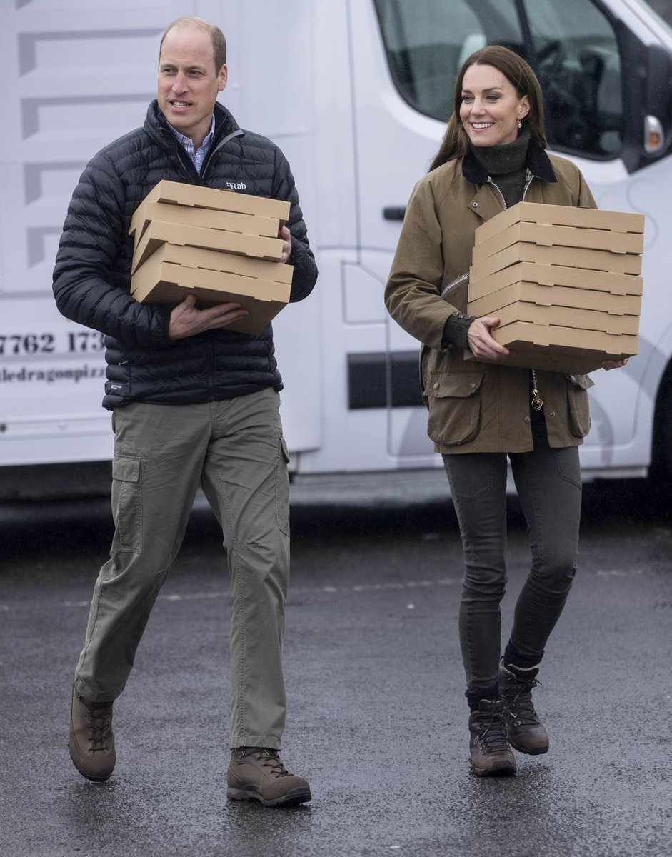 What I adore the most about Prince William and Catherine's brand of Royalty is that it is unique and very personal😍 When they do engagements, they are not just visiting for show, they participate; they try everything out and they get their hands dirty. That is why their