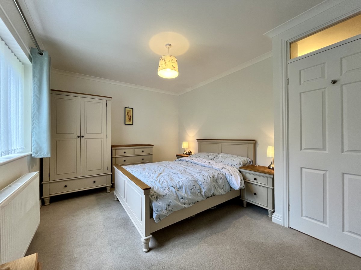 🏠New Property Listing 📍St. Wilfrids Court #Hexham Ground Floor Apartment Undergone Renovation 🛏️2 Double Bedrooms 🛁Shower Room 🛋️Reception Room 🌳Elevated Veranda, Communal Gardens & Private Parking 💷Offers in Region of £195,000 No Ongoing Chain #proudguildmember #theguild