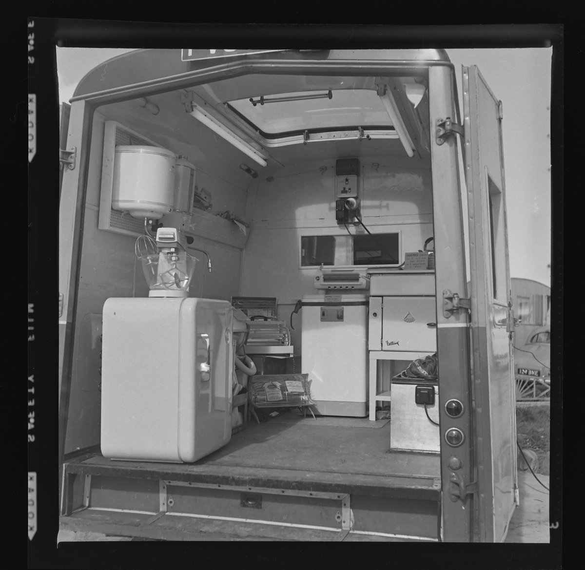 In 1899 an #electricity power station opened in Barrow by the council. Extended in 1939 and the borough supplied Dalton, Furness and Millom.  Roosecote Power Station opened in 1953. #Sankey photos show electric ovens, a mobile showroom and a display
#EYAScience  #BarrowArchives