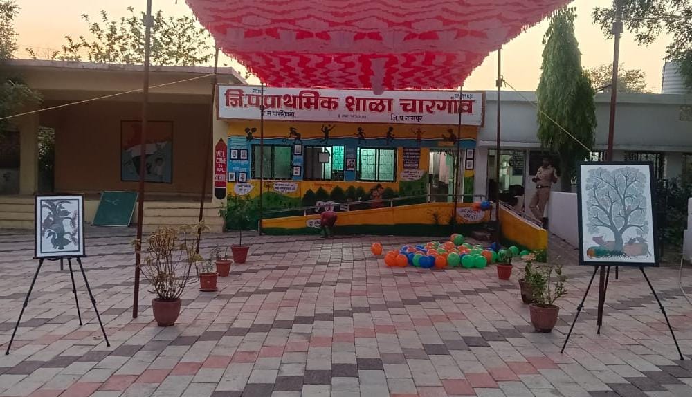 A polling centre has been established on the theme of Bamboo at Kutta in Ramtek tehsil, Nagpur district. Few polling stations decorated. Polling of Lok Sabha Elections in Nagpur & Ramtek Lok Sabha Constituencies is slated tomorrow. Target is 75% voting. #LokSabhaElection2024