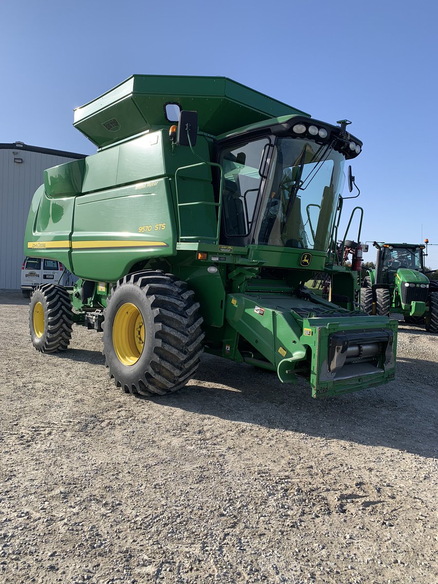 Bob_Devolder's tweet photo. 2011 JD 9570 STS Combine $117,000

3029 Engine Hrs
2124 Separator Hrs
2 WD, Big Top Carry Bin Extension 
Precision Planting YieldSense
Small &amp; Large Concaves
Auto Track Ready

Very well maintained combine in excellent shape.  Always stored inside. Field ready. 

Please RT https://t.co/wFqkjtBEPi