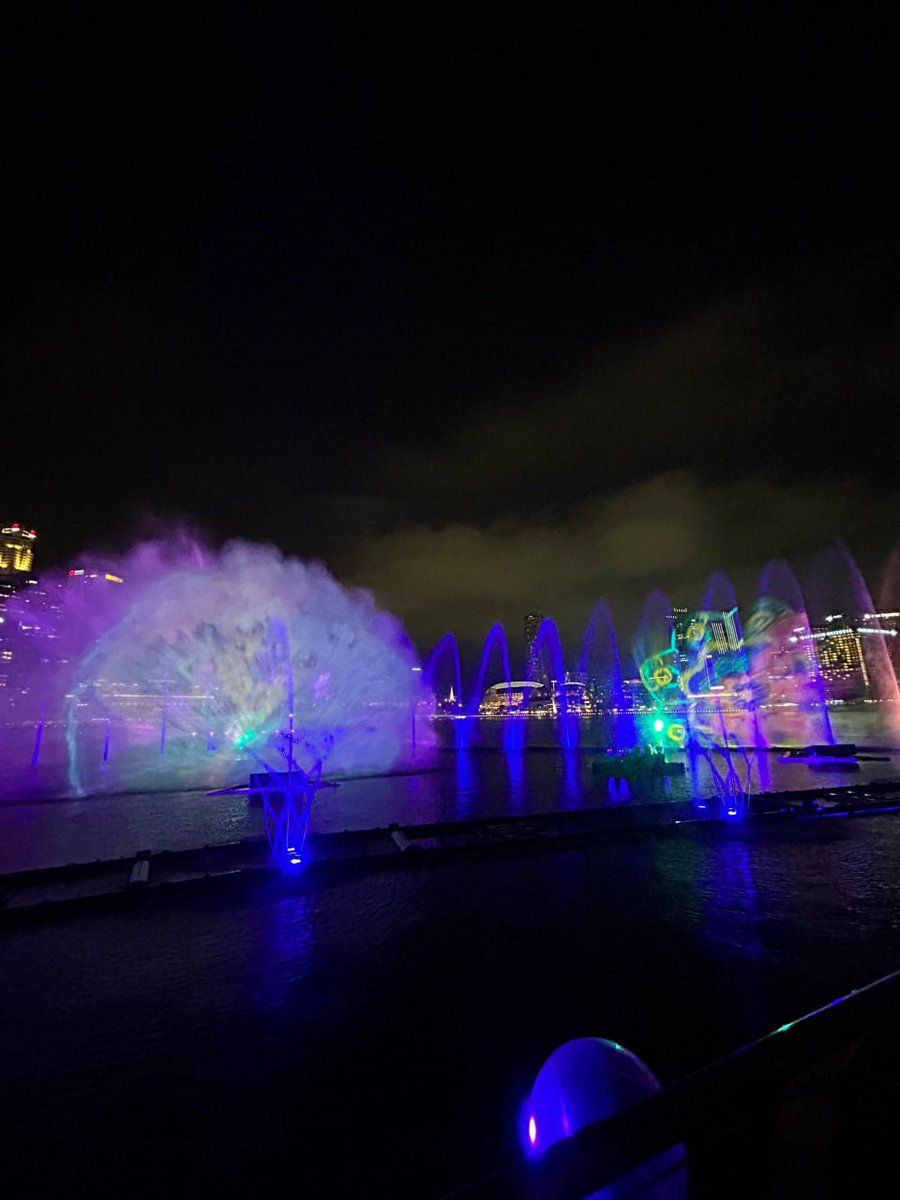 Aileen658's tweet photo. 新加坡海上LV https://t.co/7riL2g5waZ
