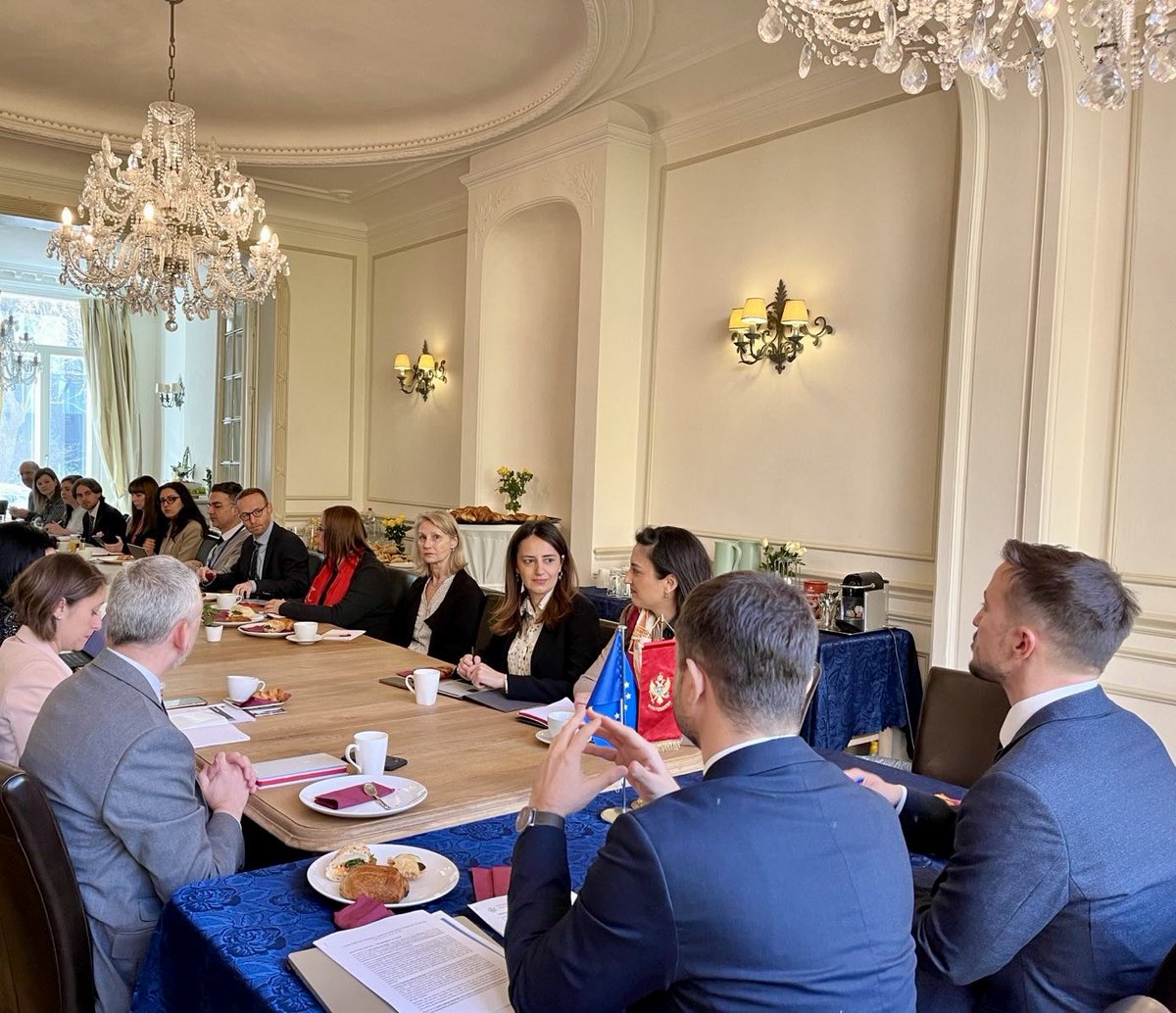 📯Today, a working breakfast was held at our premises where the Chief Negotiator & @PetrusMarcus briefed members of #COELA, the Secretariat of the @EUCouncil, @eu_eeas, & @eu_near on the progress in meeting the interim benchmarks for chapters 2️⃣3️⃣ and 2️⃣4️⃣ (1/3)