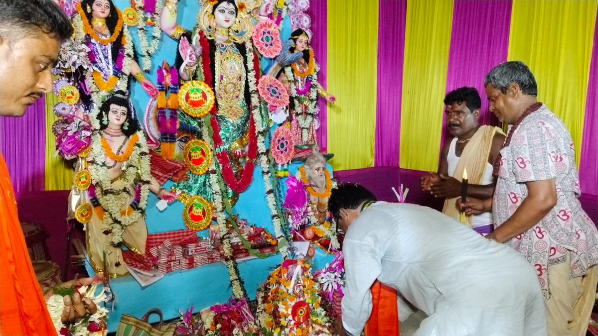 ArunPaulBJP's tweet photo. উলুবেড়িয়া দক্ষিণ বিধানসভার হীরাপুর অঞ্চলের হীরাগঞ্জ পুরাতন ঘেয়াঘাটে গঙ্গা পূজা অনুষ্ঠানে।
#joygangamata https://t.co/F1ehCc2Zwl