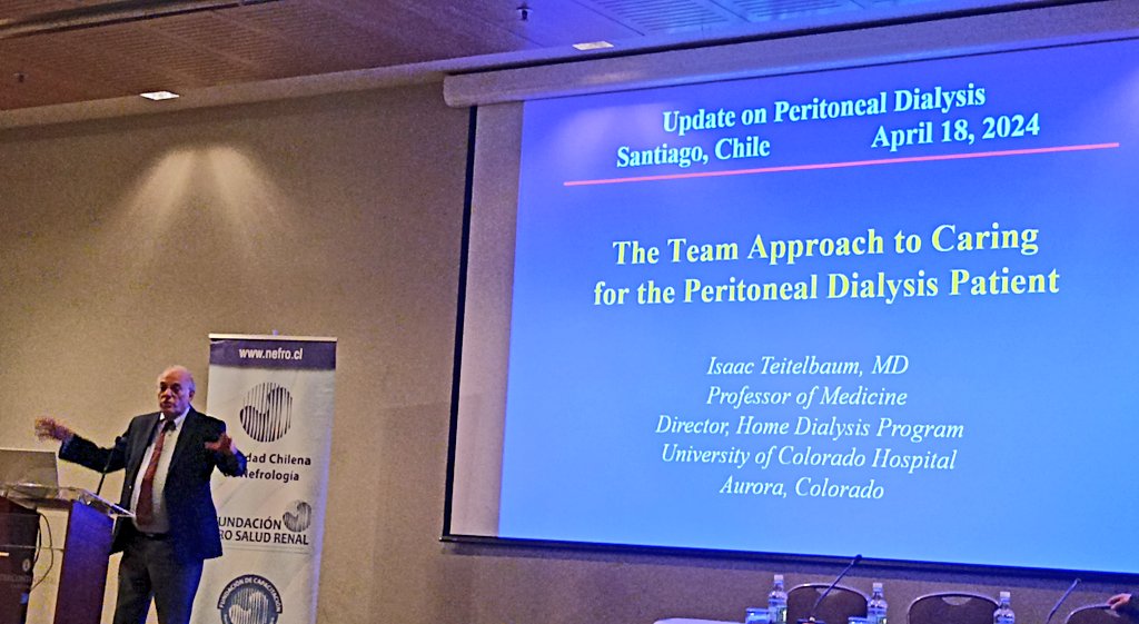 Prof. Isaac Teitelbaum presents the importance of a well functioning TEAM for providing patients with quality #PeritonealDialysis. Good to see an audience composed of Chilean doctors AND nurses. @Nefrocl