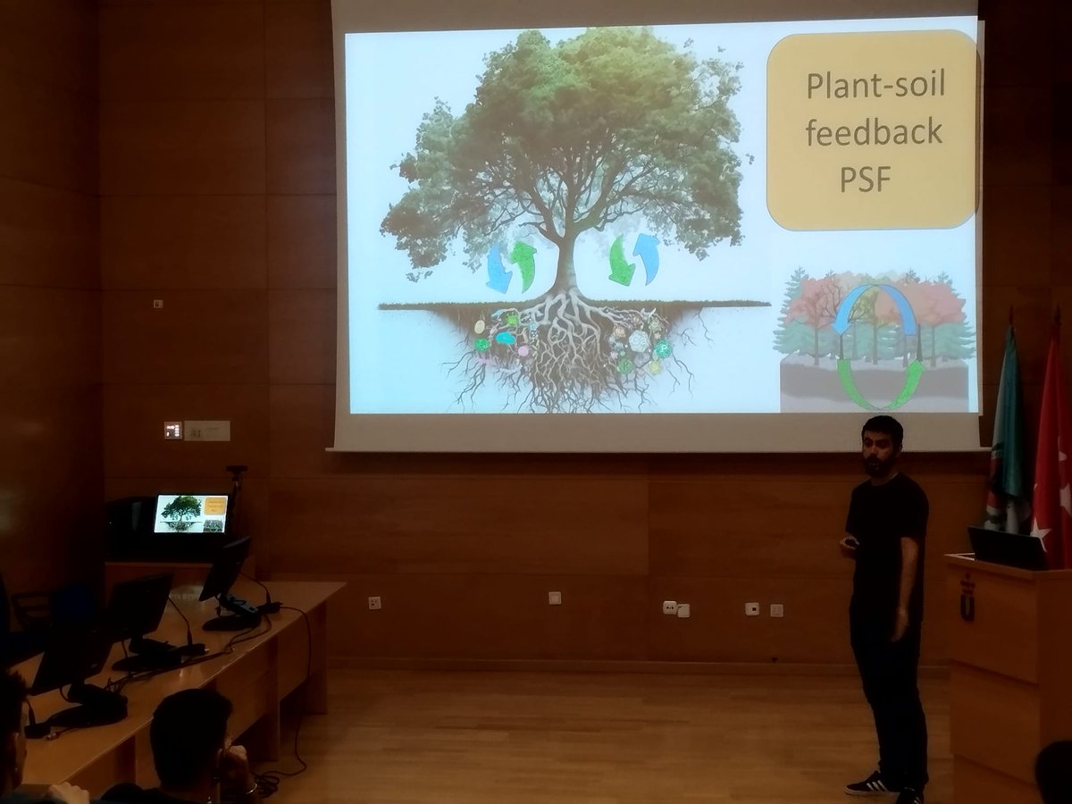 SymposiumBES's tweet photo. Ezequiel Antorán nos ha dado hoy una dinamica charla sobre "Plant soil-feedback as a key of competitors coexistence" https://t.co/SGRgDThKMh