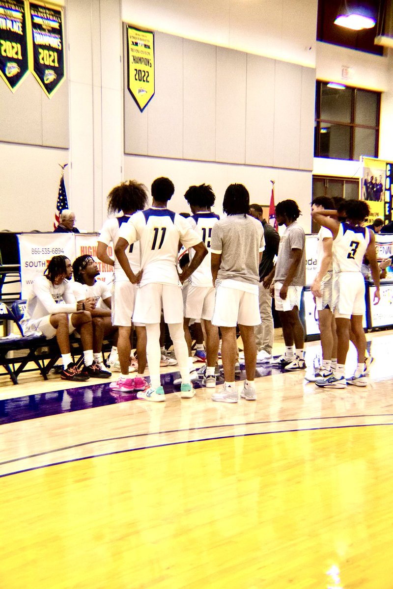 SAUTMENSHOOPS's tweet photo. 🗣️ Pre-registration is NOW CLOSED‼️Only a limited number of walk ups will be allowed the day of . $30 Tryout Fee , and you must bring a physical copy of your most recent athletic medical physical.

UNSIGNED SENIORS &amp; COLLEGE TRANSFERS !! Scholarships &amp; Spots available. https://t.co/spmt4pm4YK