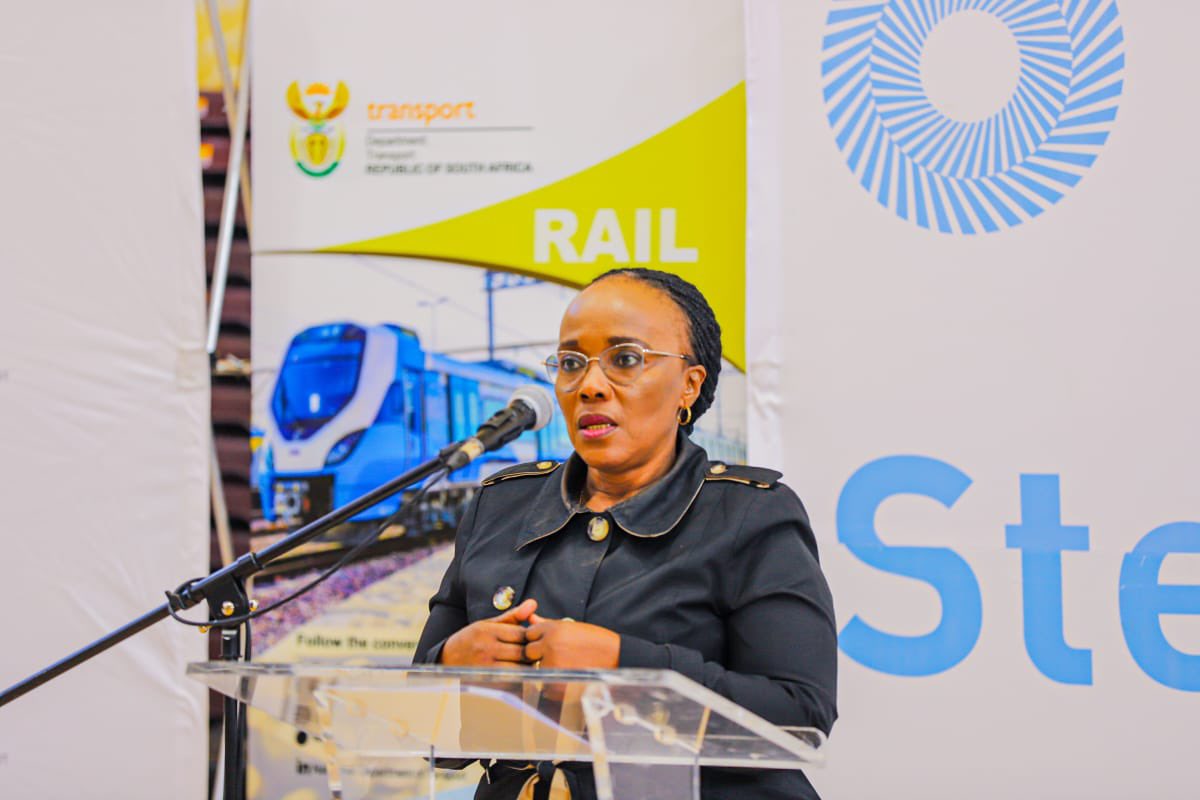 Media Advisory: TRANSPORT MINISTER TO TAKE TRAIN FROM NANCEFIELD (SOWETO) TO PARK STATION The @PRASA_Group has made significant progress in rebuilding passenger rail infrastructure, with 31 of the 40 lines now operational.