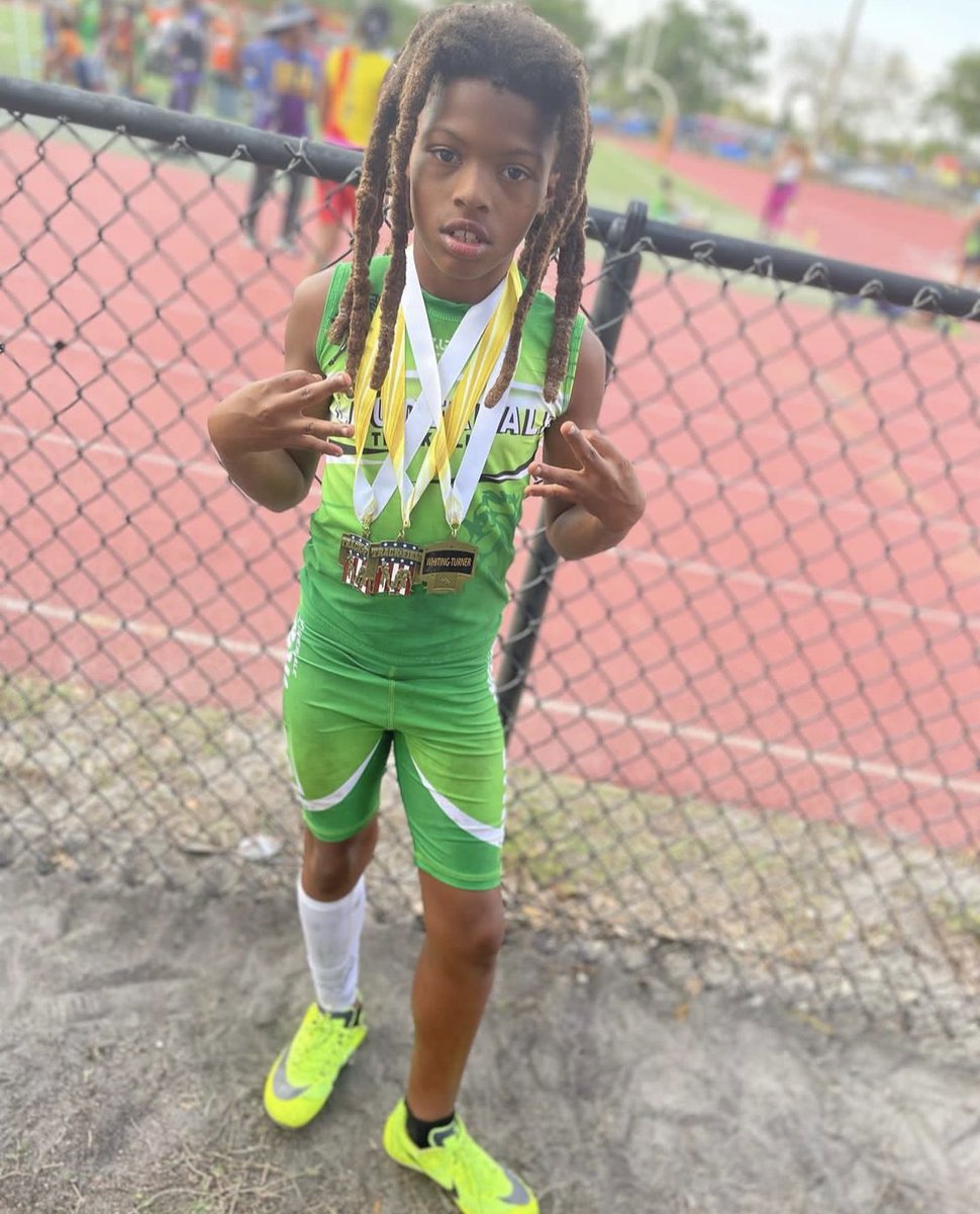 thatgirllunique's tweet photo. tell em don’t play with you, i’m proud of you!❤️❤️ #mystar #littlebrother #football #track #baskeball #7v7 #iloveyou #thefuture #everythingcustom #helikethatfr #ifykhimthenYK! https://t.co/vjKZqXG6XI