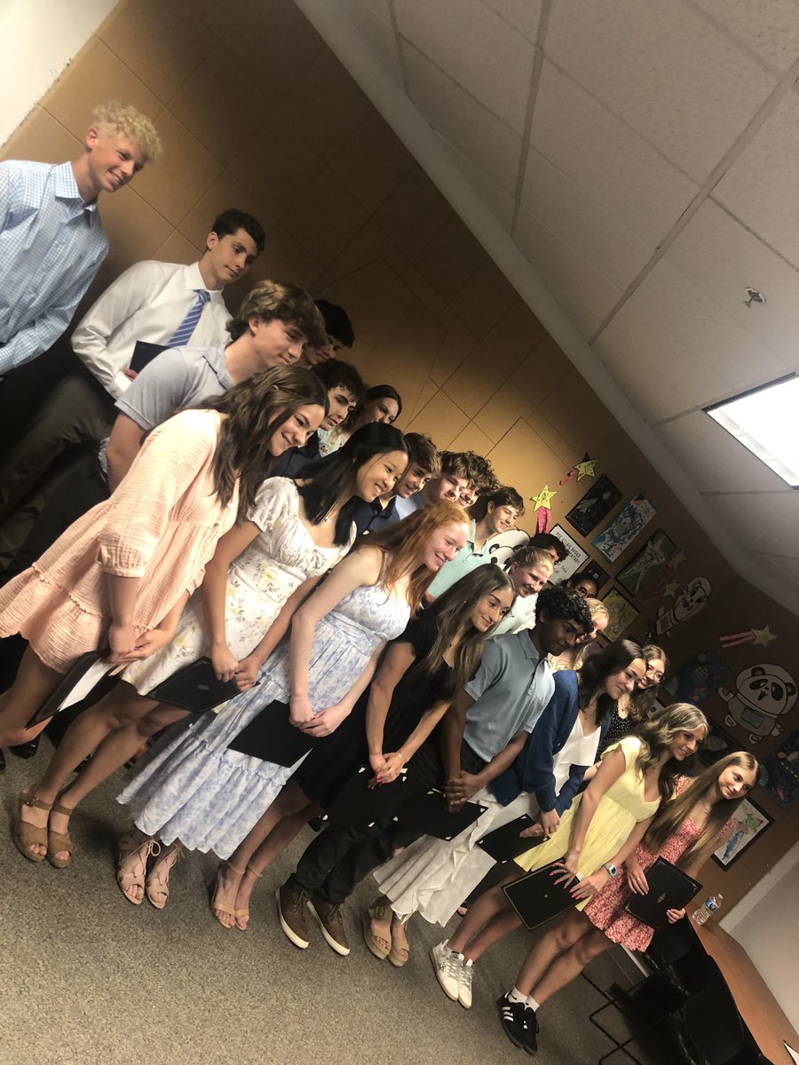 We are so proud of our Crossroads FLEX National Honor Society Inductees! They continue to RISE and SOAR! #CRFLEXRISEandSOAR @CrossroadsFlex