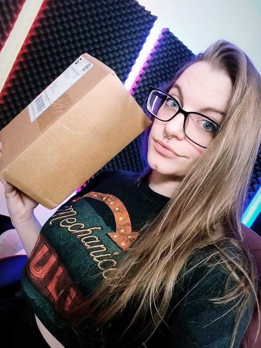 I got home from my photoshoot yesterday, only to find a package waiting for me.
twitch.tv/disfusional 

Thank you @GFuelEnergy we will be unboxing at the start of todays @PlayWarframe live stream!
We have PLATINUM to giveaway thanks to #warframe

#GFuel #GFuelSour #GFuelPartner