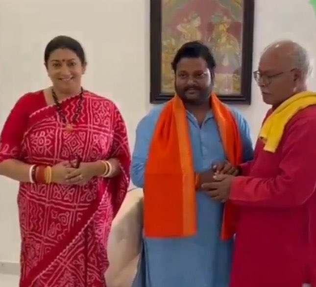 PappuYadavBaagh's tweet photo. बात अब पति चोरी से बहुत आगे निकल गई है 😂 https://t.co/HvGV8LgBA8