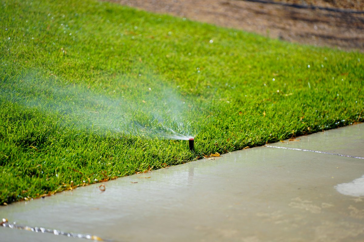Don't forget! Spring watering is in effect now until April 30! 💧 Be sure to only water up to 3 assigned watering days per week and never water on Sundays! Learn how you can be a water conservation champion at: cityofhenderson.com/savewater