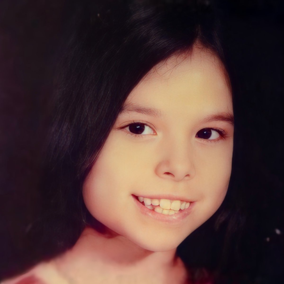 darkdowneastpod's tweet photo. When a 10-year-old girl didn’t return from a trip to the store on a cold Jan. night in 1988, her family &amp; community searching for her feared the worst. Weeks later when her body was found those fears were confirmed &amp; the questions started stacking up.

🎧 https://t.co/VKVsnaXGPa https://t.co/s5CwBflAOm