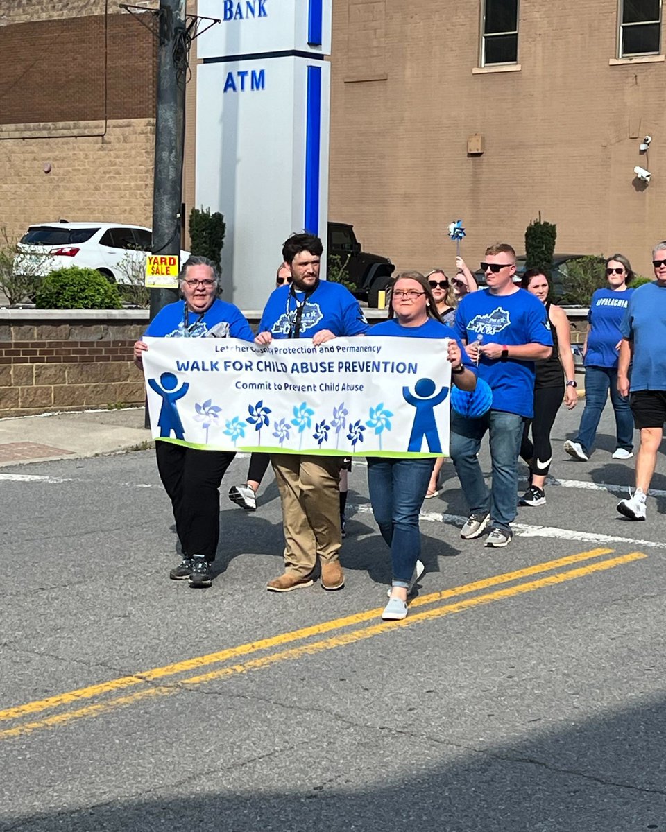 kftc's tweet photo. We’re out here y’all! From across the Commonwealth #KFTC showing up and showing out with our communities. Become a member today at https://t.co/vw4NYTi0Cm https://t.co/XEotsaxV17