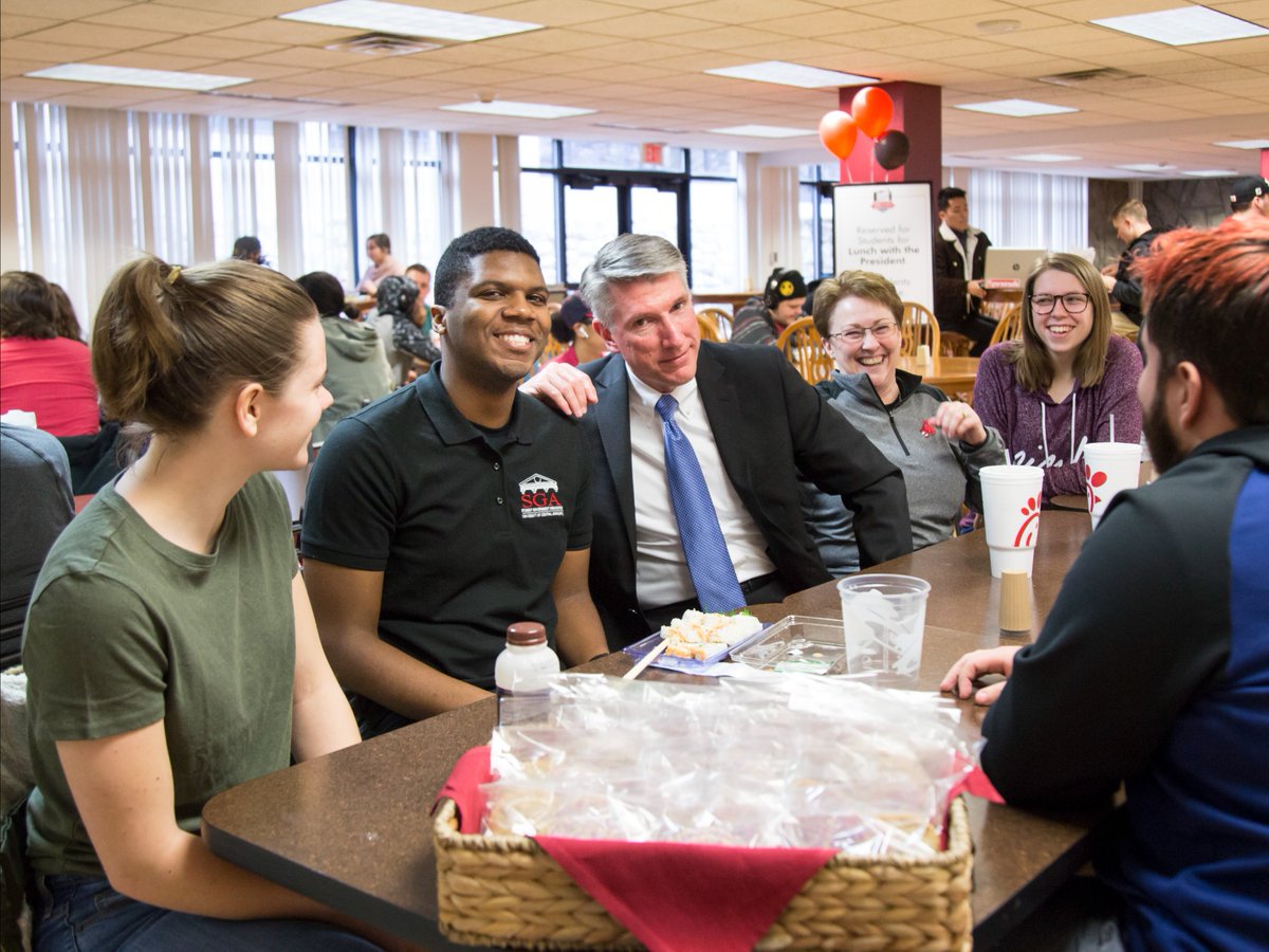 .@UCMPresident Roger Best and First Lady Robin Best are celebrating five years since their inauguration! We are so grateful for all of the leadership and support they show UCM students, faculty and staff. Congratulations on this milestone!