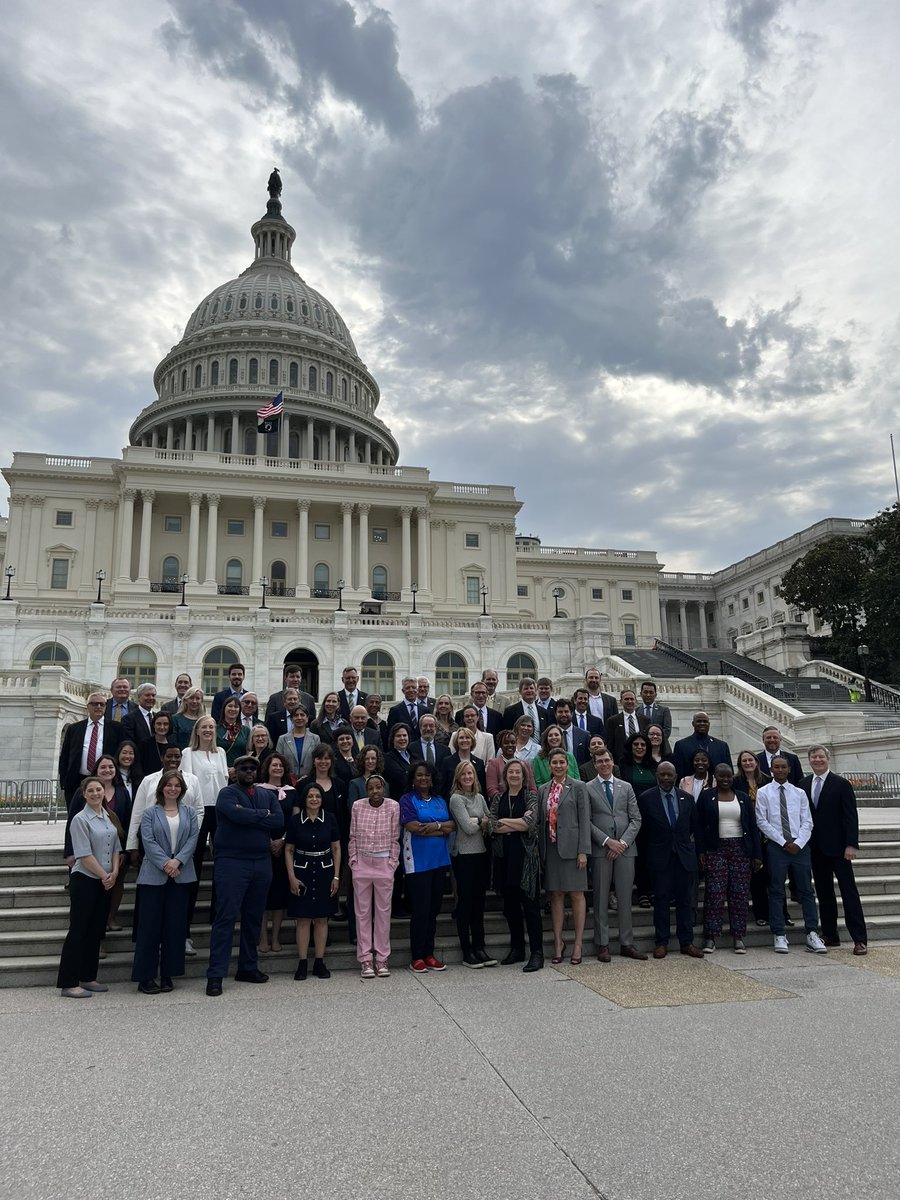 Yesterday 110 advocates from 24 states brought an important message to Capitol Hill: Now is the time to pass the #OutdoorsForAll Act & #CommunitySchoolyards legislation! 🎉#TPLadvocacy #WeAreTPL