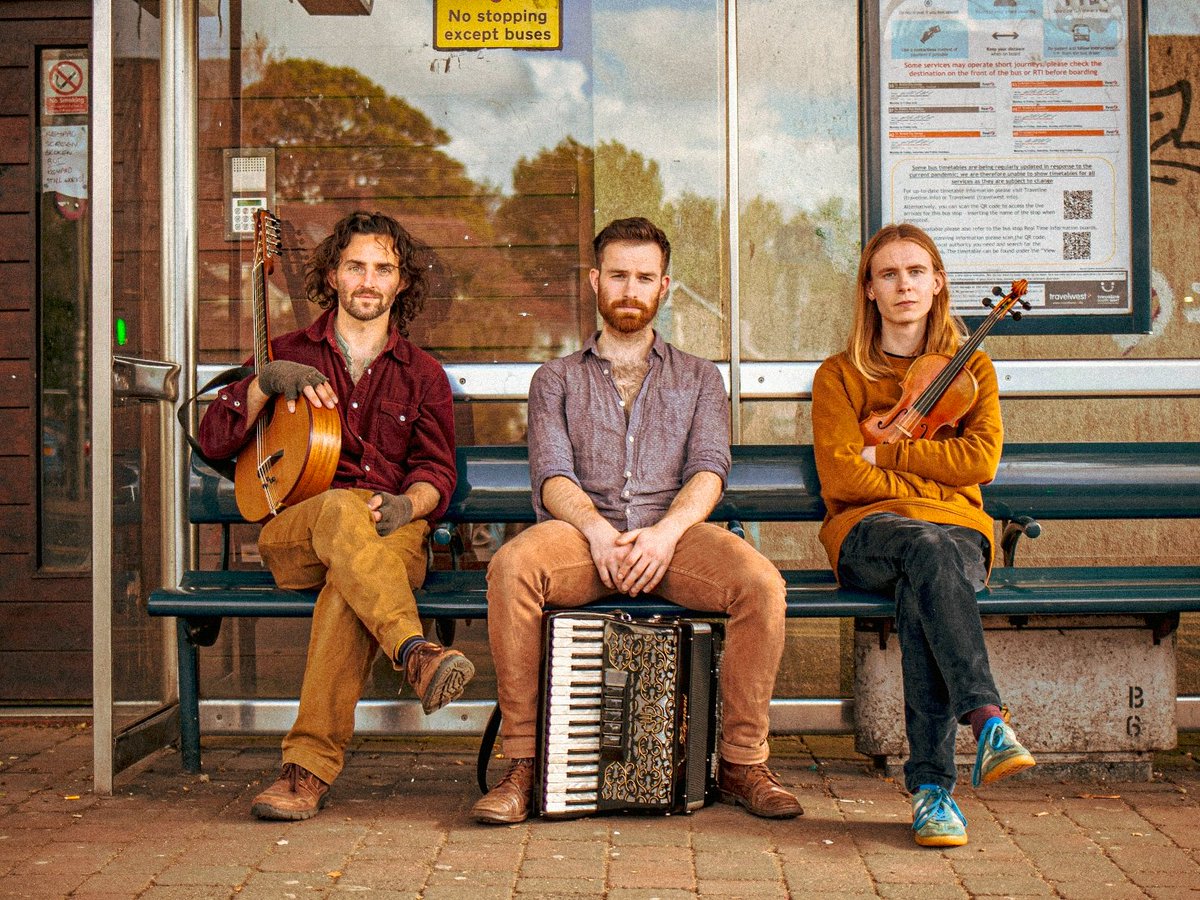 'Mini Folk Supergroup' @tarrenmusic play @KitchenGarden3 tonight. Tarren create new Folk music, inspired by the English tradition while incorporating modern influences and their trademark modular hooks and riffs. Tickets here (more on the door): wegottickets.com/event/590463