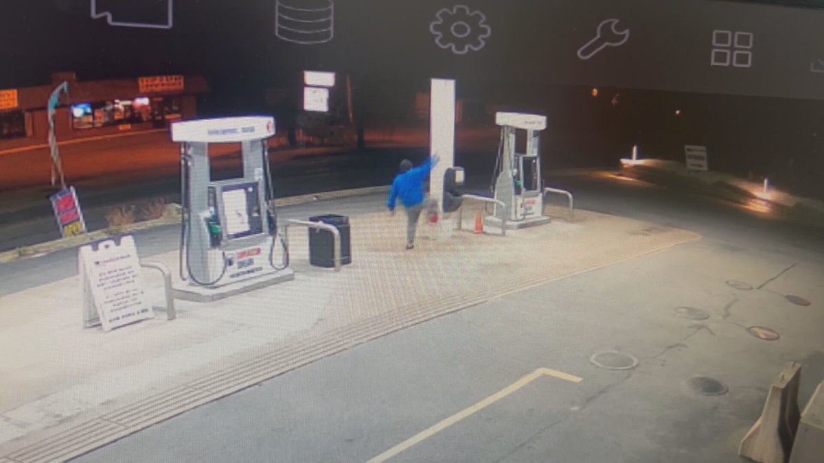 Now on @NBC10 Sunrise: the man caught on camera allegedly vandalizing a Tiverton gas station is due in court

turnto10.com/news/local/fal…