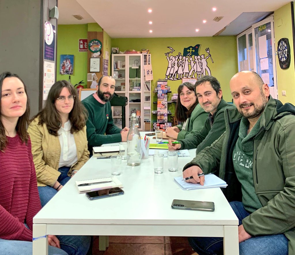 El pasáu martes aconceyemos con @PodemosAsturies, dientro de la ronda de contactu con axentes sociales, políticos y sociales del proyectu #Asturies2027🌱