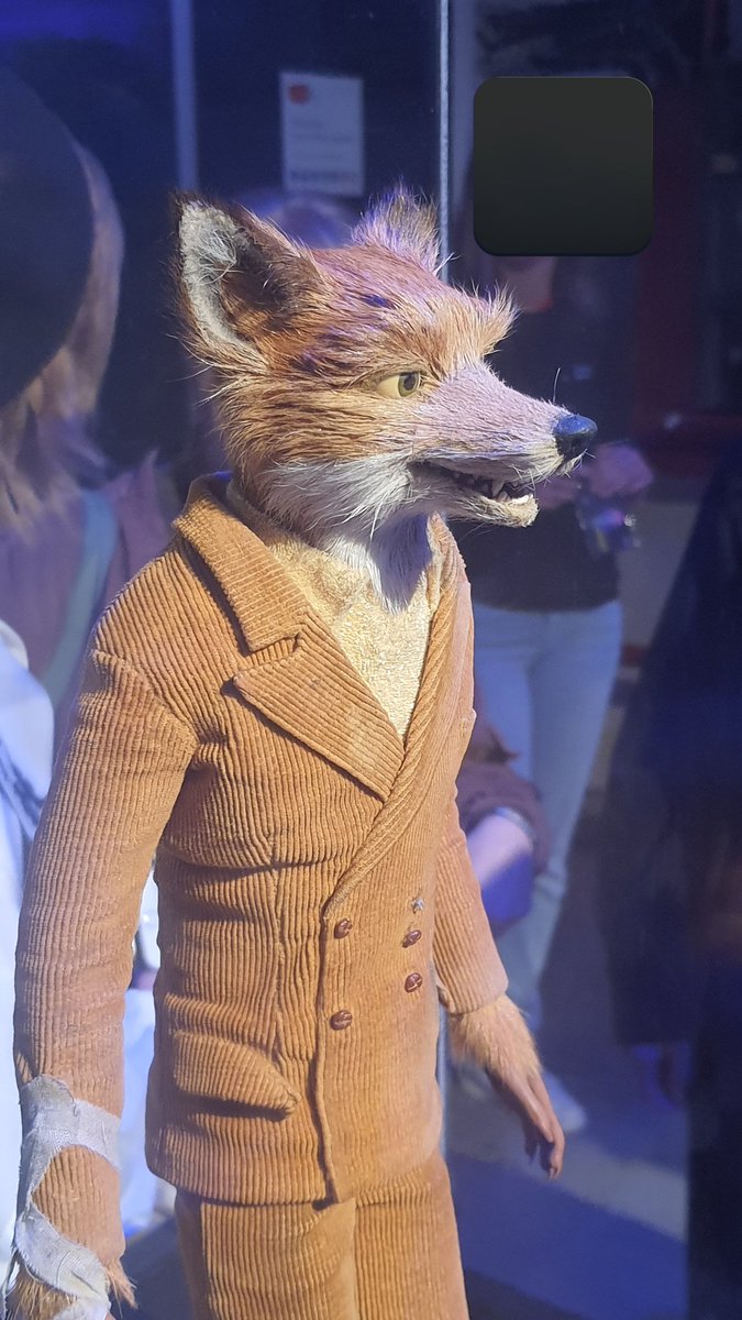 Got to see the real fantastic mr fox puppet 😭😭😭